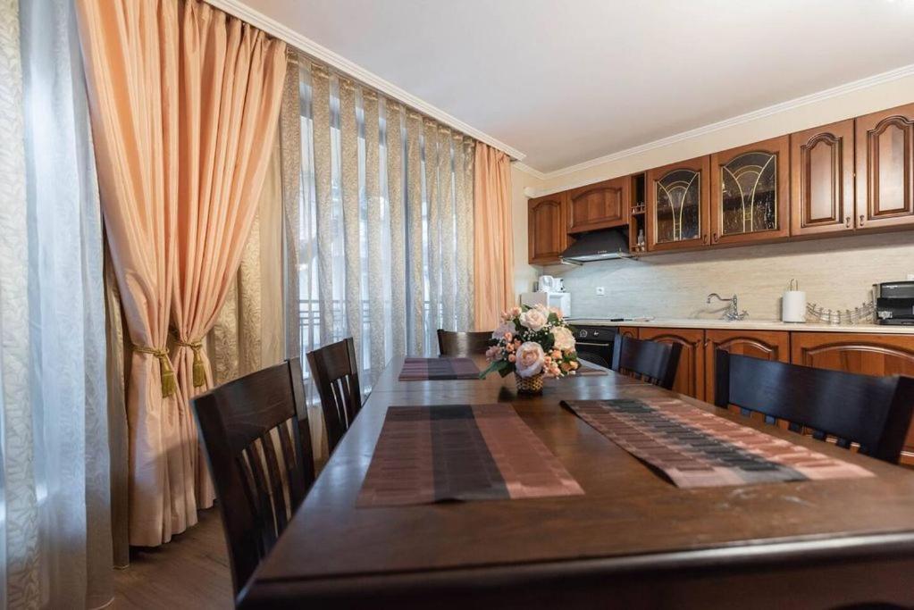 Vazov , Two Bedroom Centre Daire *