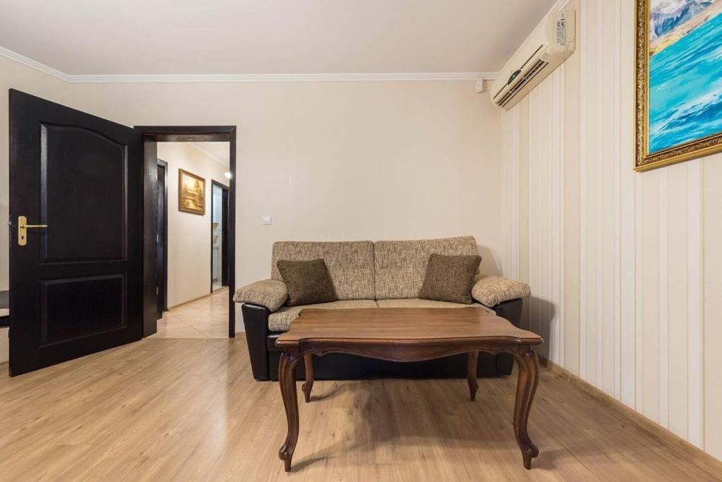 Vazov , Two Bedroom Centre Varna